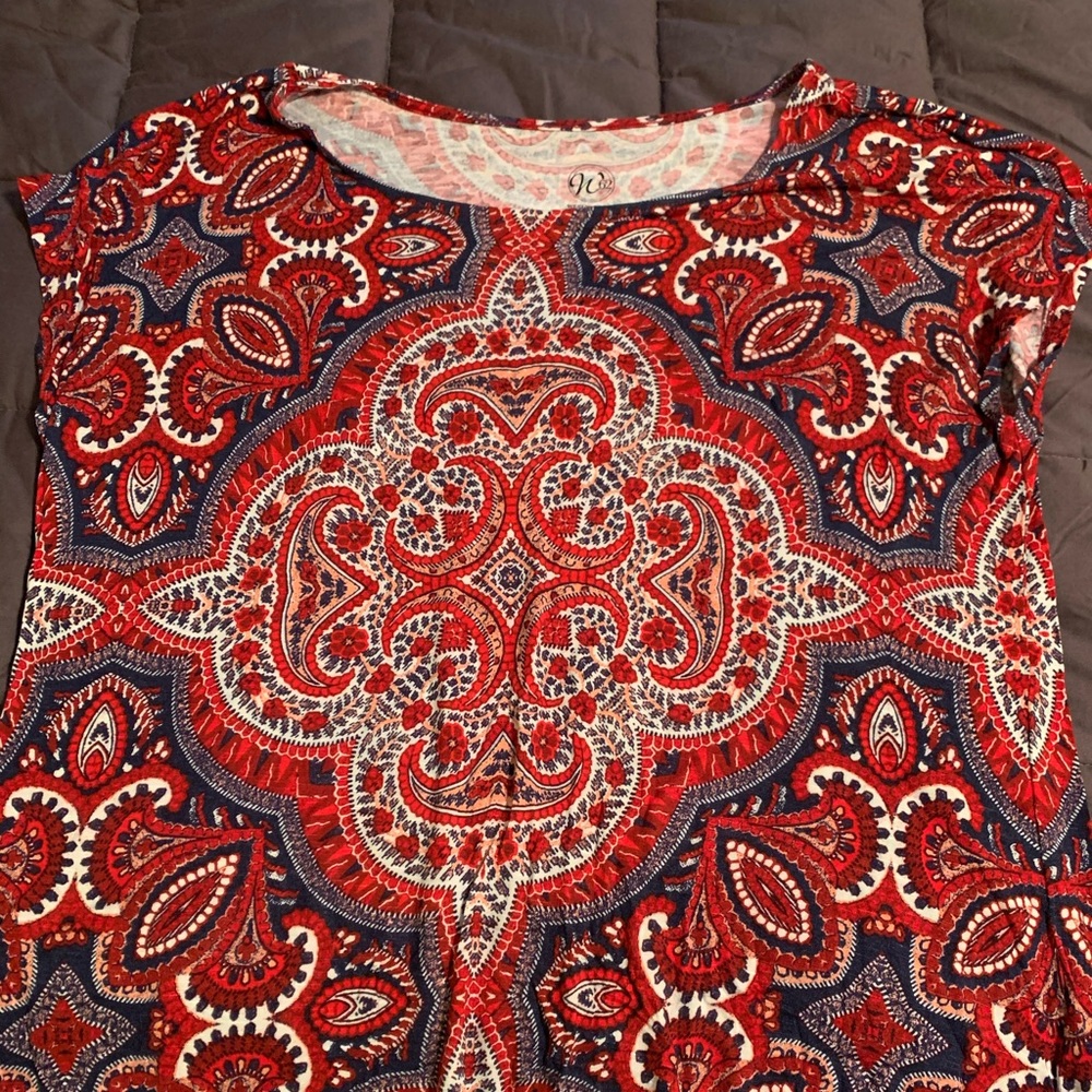Red white and blue short sleeve top